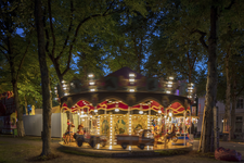 903576 Afbeelding van de draaimolen op de Piekenkermis op de Maliebaan te Utrecht.